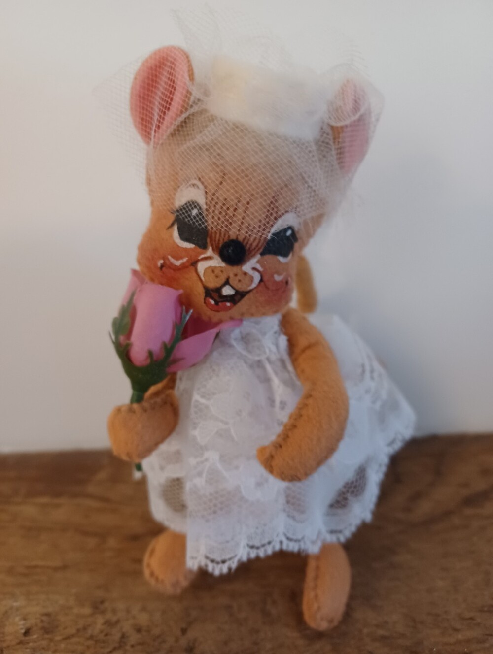 Vintage 1994 Annalee Mouse Bride Doll